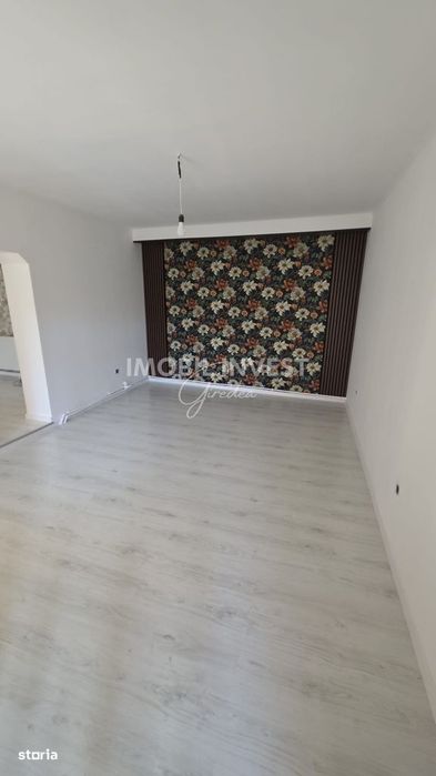Casa de inchiriat, zona Centru, 2 corpuri, 400 mp teren