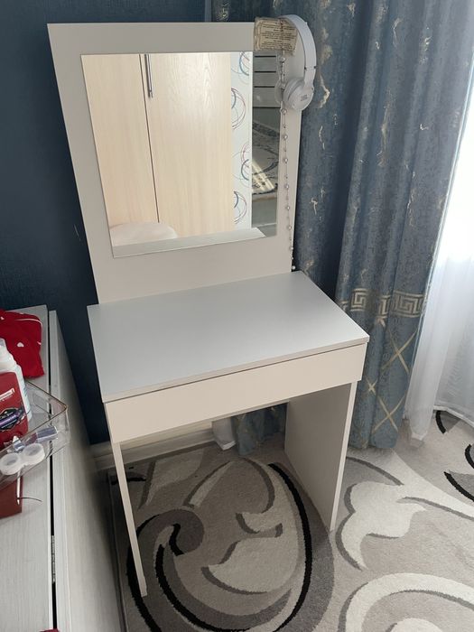 Срочно продам комод с зеркалом!