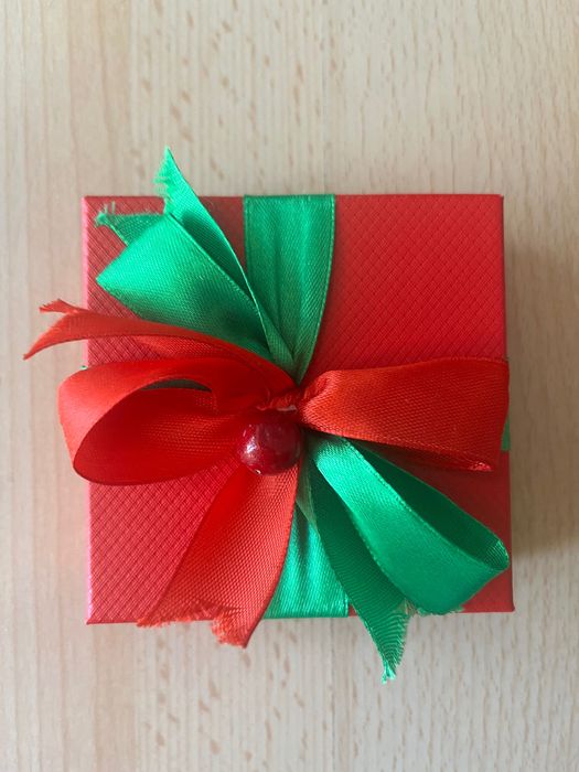 Три различни колиета