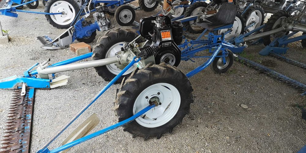 земеделска техника испорски предлага 2 и3 и 4колесни косачки БЧ