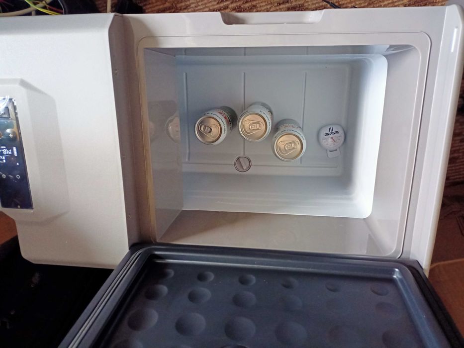 Хладилник фризер 30 л компресорен за кола камион кемпер  55 л 12 24 в