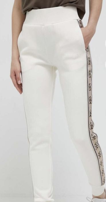 Оригинален дамски екип Guess