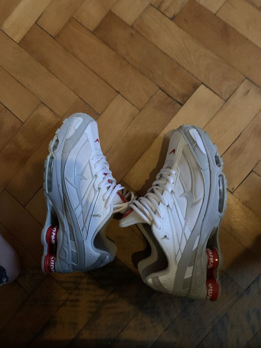 Nike shock INI x Supreme