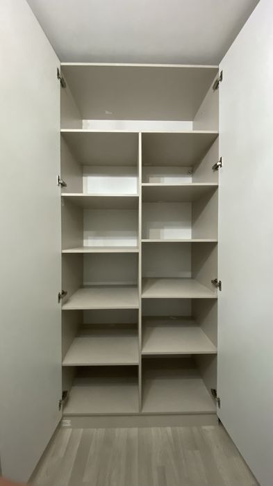 Кухонный гарнитур,шкаф,тв зона