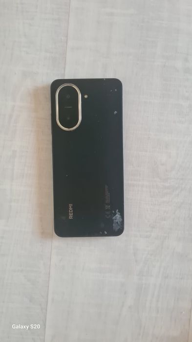 Продам телефон срочно