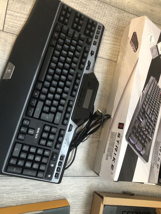 Tastaturi Gaming iluminate și Standard