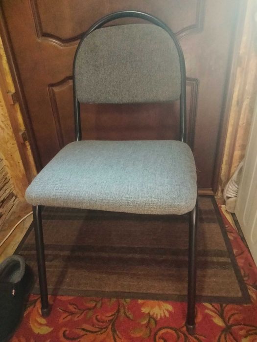 Продам офисные стулья