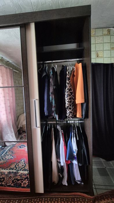 Продам большой шкаф