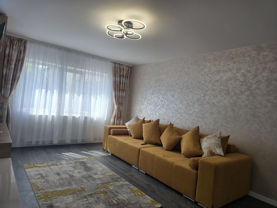Închiriez ap2 camere ULTRA-CENTRAL  -Piata Mare