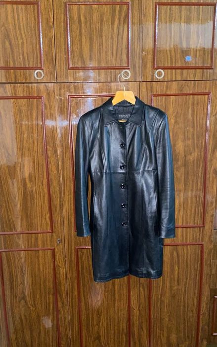 Продается кожанный итальянский плащ