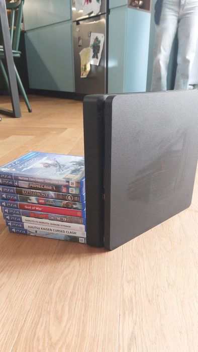 PS 4 slim,900 gb + jocuri