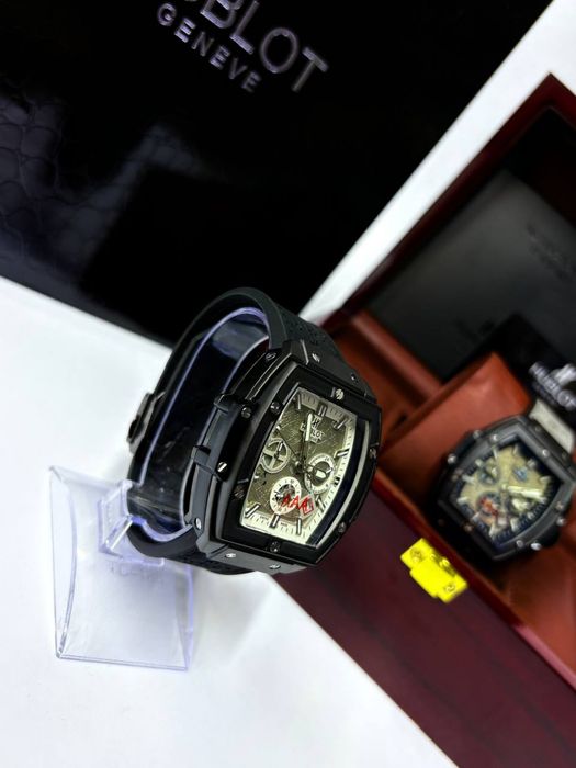 Часы Hublot  Стиль и статус по доступной цене