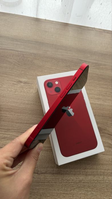 iPhone 13 128 ГБ RED — отличное состояние