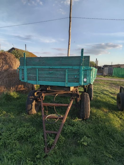 Трактор с телегой