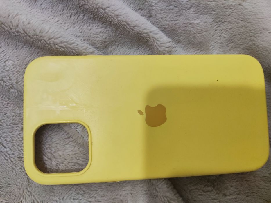 Продаю чехлы для 12 айфонов, доставка стоит денег