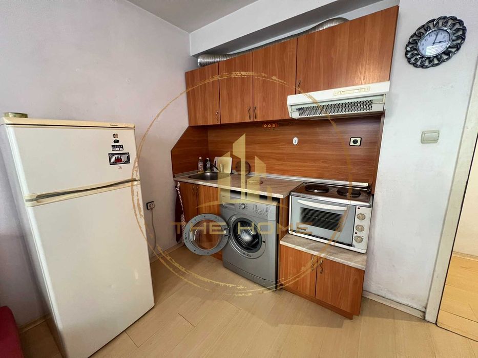 Дава се под наем Двустаен апартамент в Варна, Център - 55 кв.м за 300 € - Снимка #2