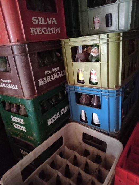 Lazi bere apă mai vechi