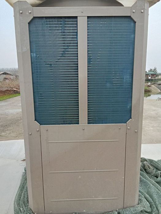 Это промышленный Аir-Cooled Modular Chiller (наружный блок кондиционер