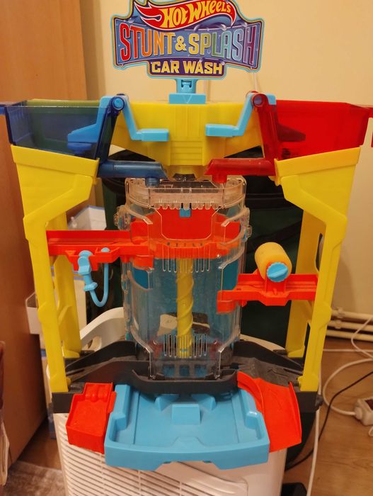 Spalatorie auto hotweels SI pista de masini