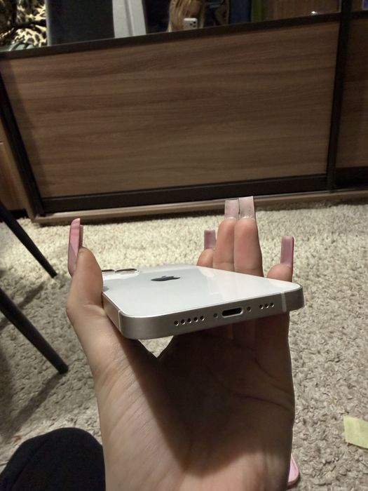 продам айфон 13