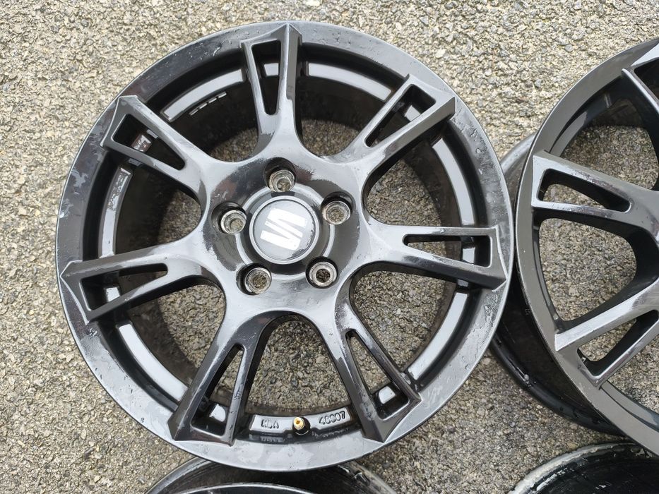 Seat/VW; 16 цола 5x112; 4 бр. Оригинални лети джанти -  черен цвят