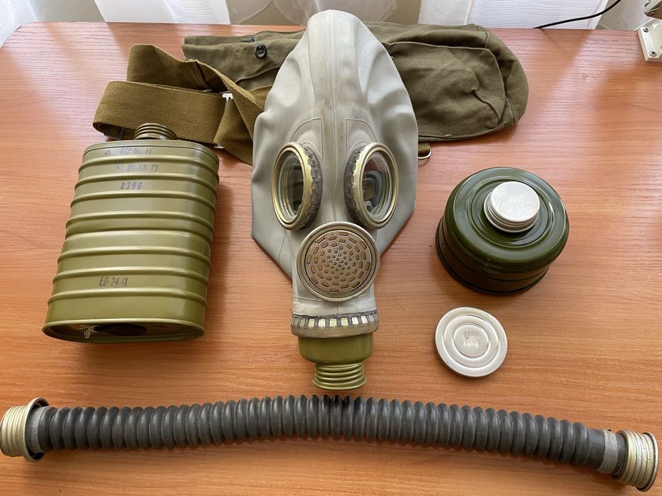 Рядък български противогаз ШМ-41М, пълен комплект