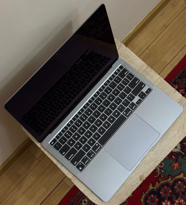MacBook Air M1 (256gb) like new 100%