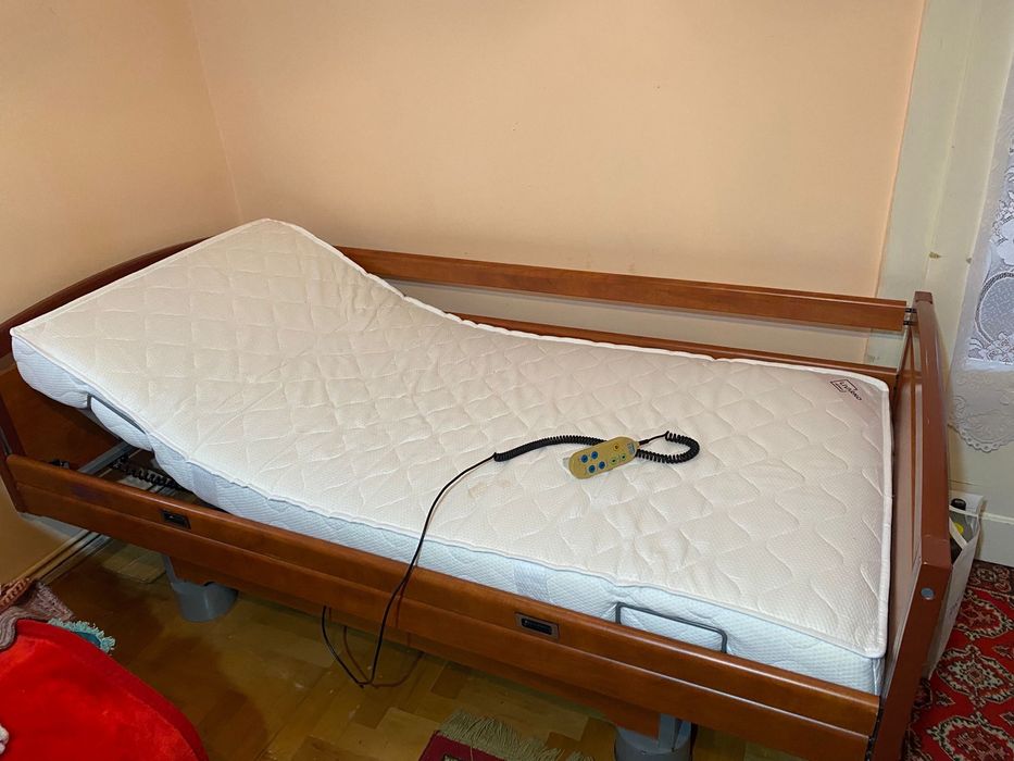 Vand pat medical cu telecomanda si saltea