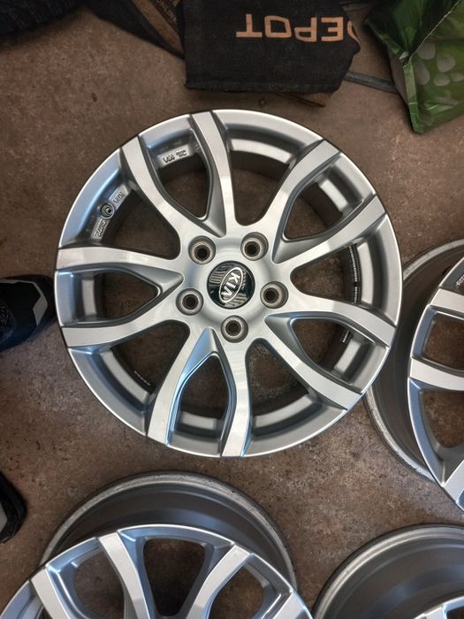 Jante kia r16 5x114.3 et 50  cb 67.1  hyundai  ,mazda