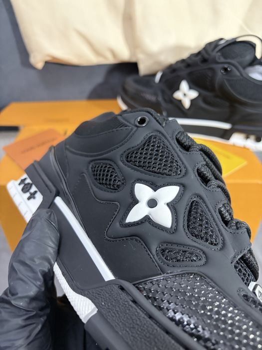Adidasi LV Skates