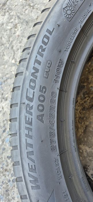2 anvelope M+S Bridgestone 275/45/20.Pretul este pe bucata.