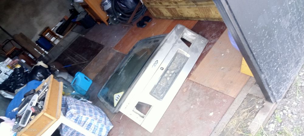 Продам крышку багажника.