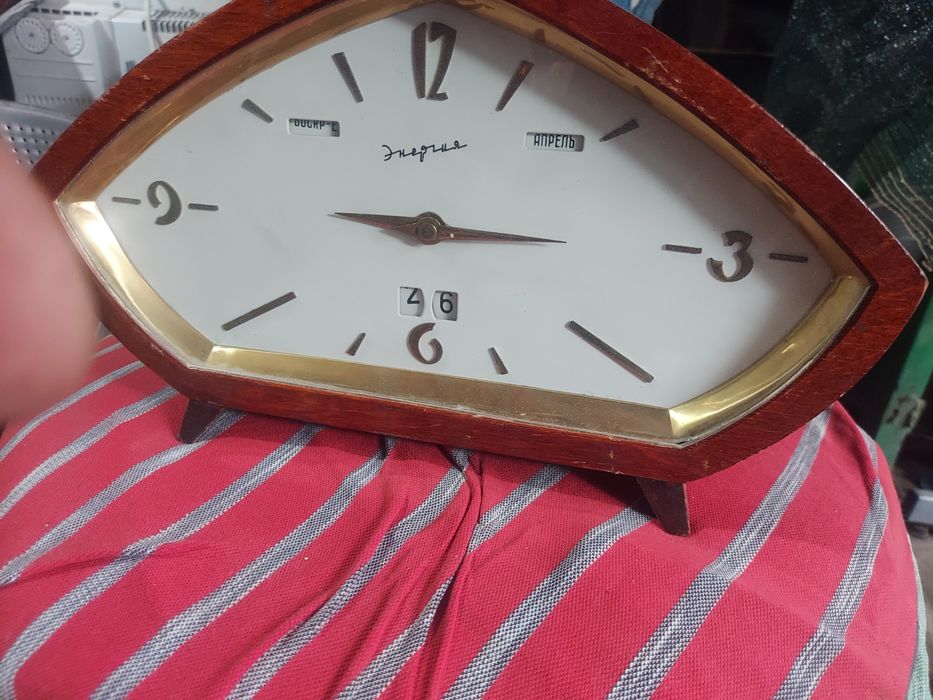 Продам советский часы