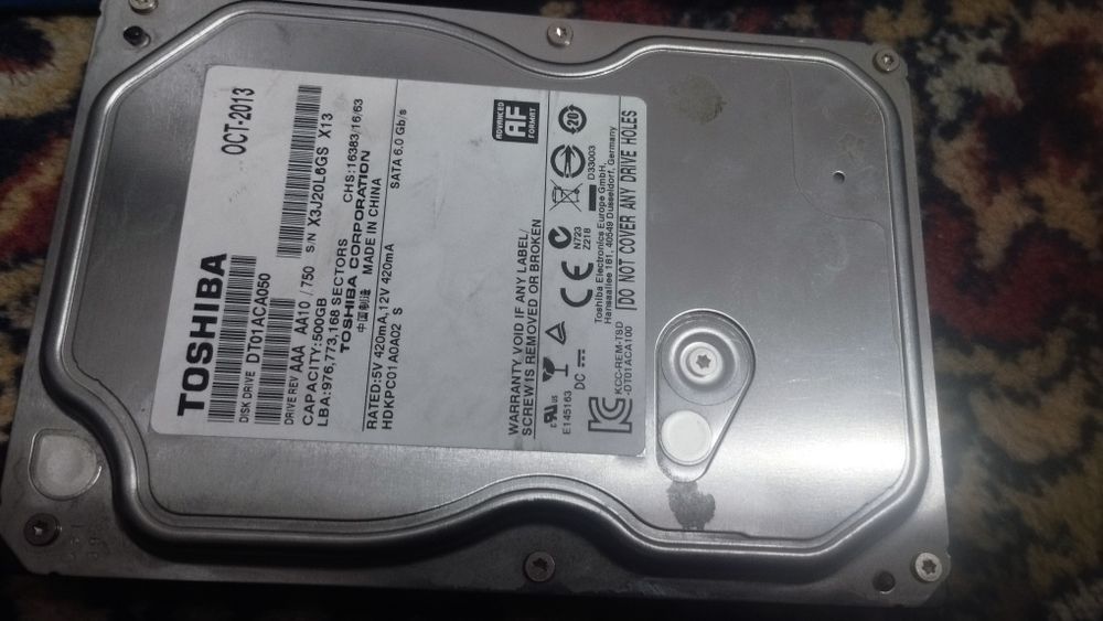 Видеокарту и 2 жестких диска