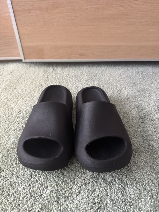 yeezy slide uri negre