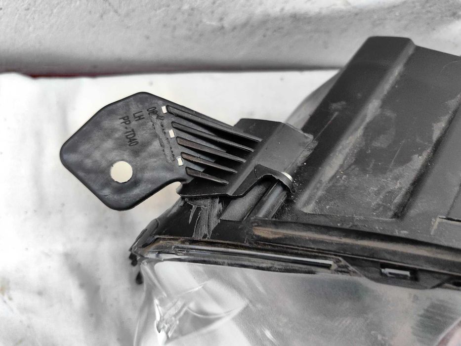 Оригинален фар Пежо Експерт  Peugeot Expert Xenon