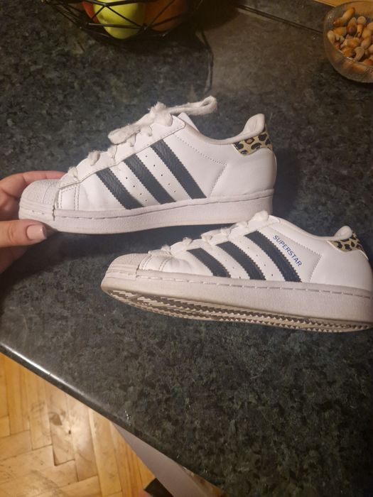 Adidas super star marimea 35 jumate