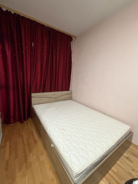 Спалня с матрак с механизъм