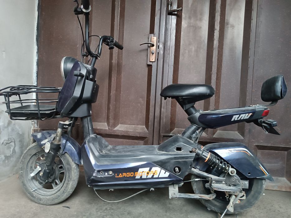 Skuter sotiladi zapchas