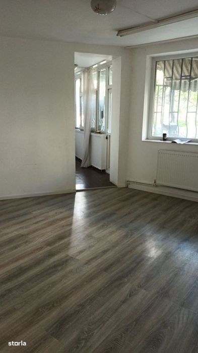 Tomis III, spatiu comercial 68 mp., bine pozitionat, intrare stradala.