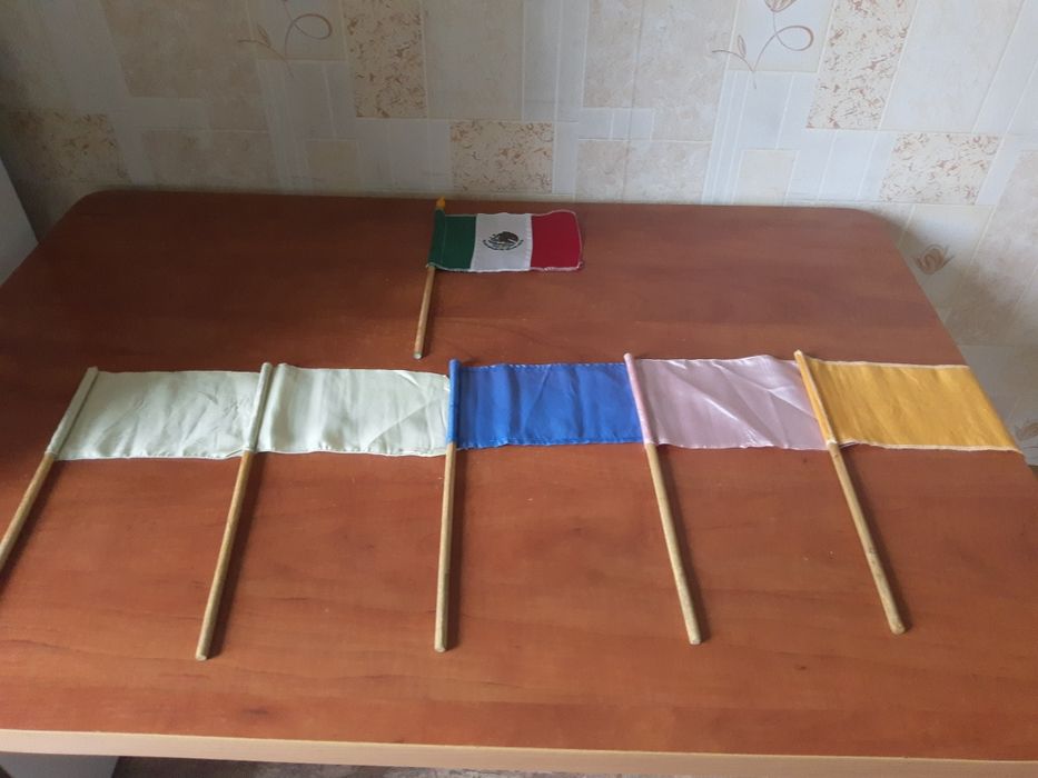 Флажки разного цвета