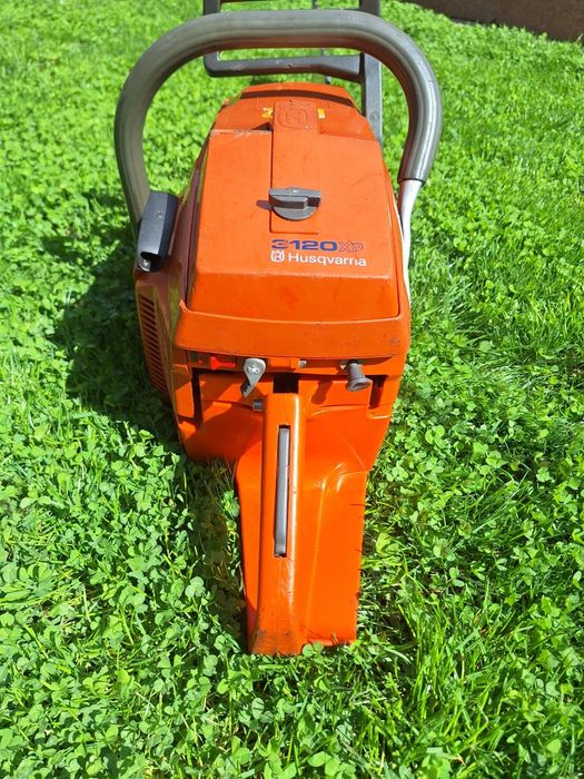 Vând drujba husqvarna 3120 xp