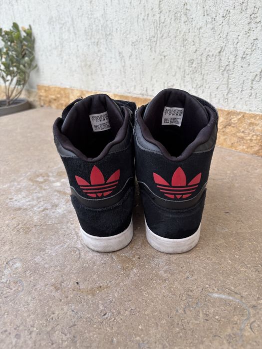 Adidasi Adidas negru-rosu 38