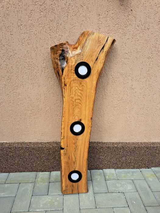 Lustre rustice din lemn masiv