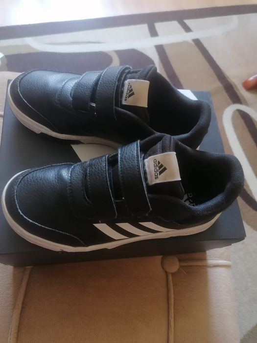 Маратонки за момче Adidas  размер 34