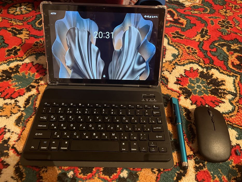 Продаю планшет 3 в 1. С документами