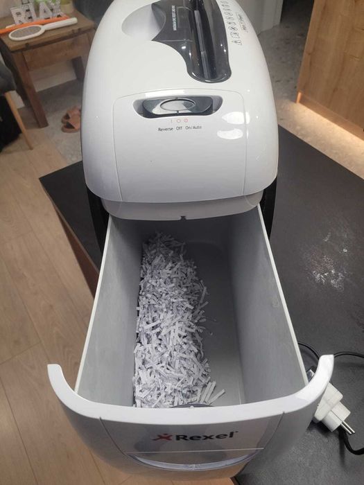 Шредер за хартия Rexel