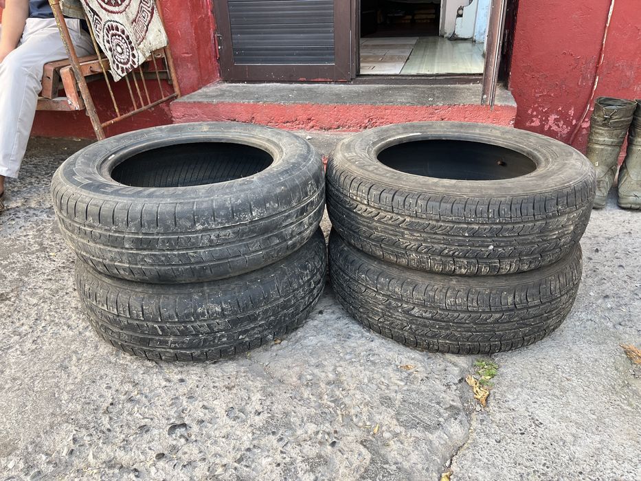 Покрышка R15.
