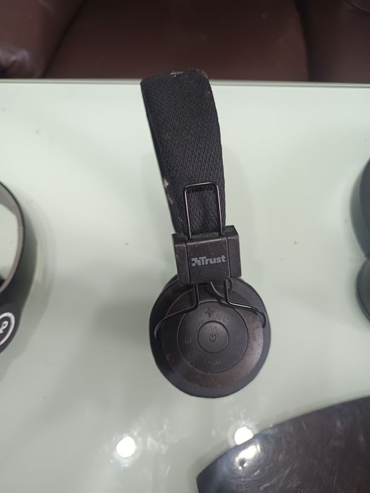 Casti audio si gaming wireless si cu fir sony trust jbl hyper x livoo