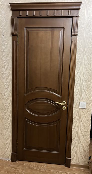 Двери из натурального дерева